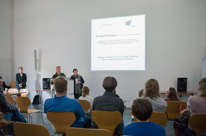 Prof. Bernd Kracke (Festivalleiter) und Prof. Sabine Breitsameter "Hörspiel-Workshop" (Hochschule Darmstadt) /  Bild: Jochen Stierberger